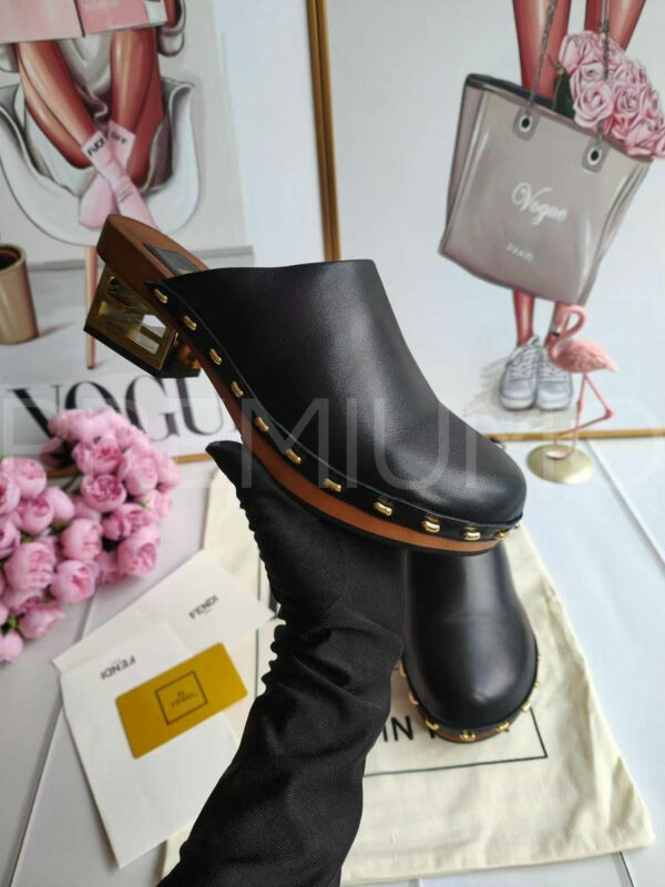 Fendi мюли PR224204