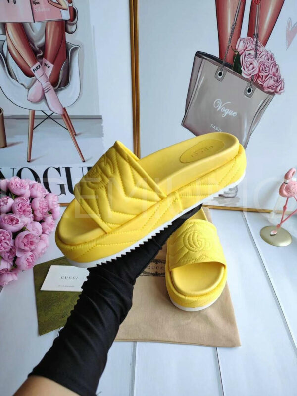 Gucci шлепанцы PR811136 4