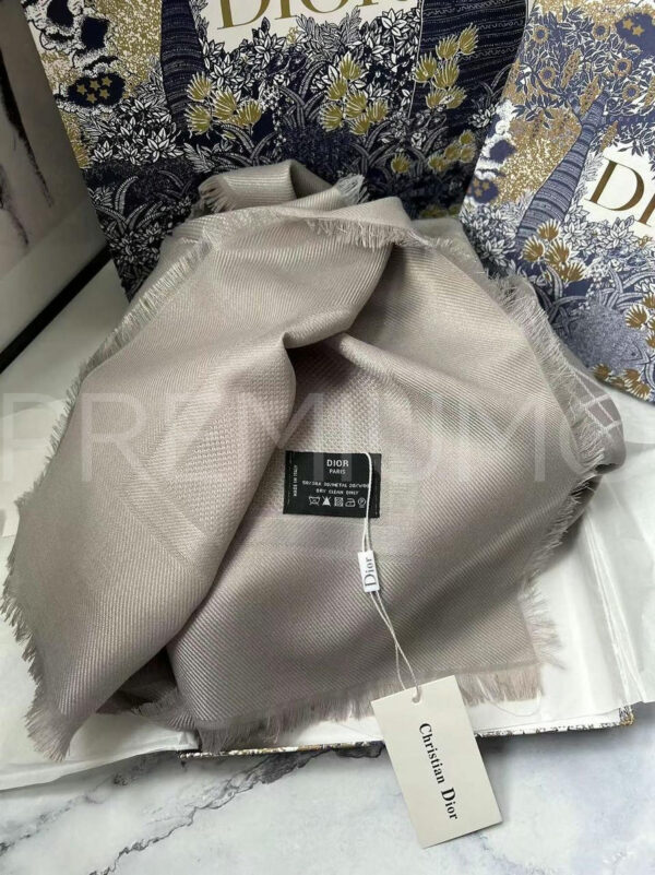 Christian Dior палантин PR747976 4