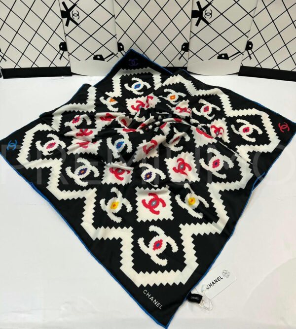 Chanel платок PR273351