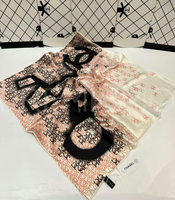 Chanel платок PR815662