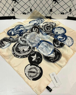 Chanel платок PR426944