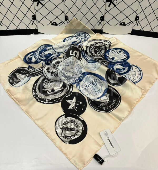 Chanel платок PR426944
