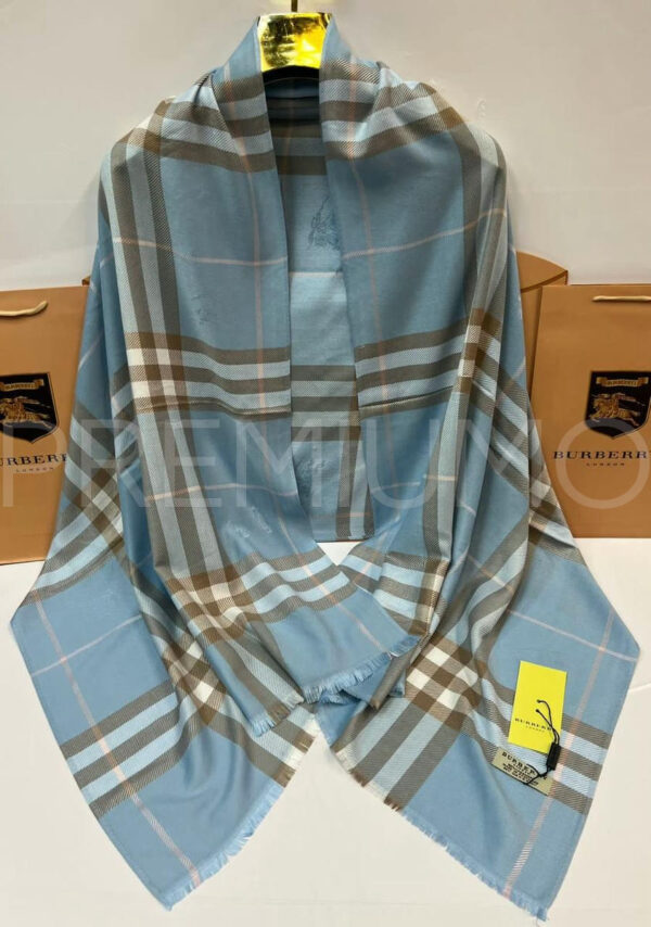Burberry палантин PR817732