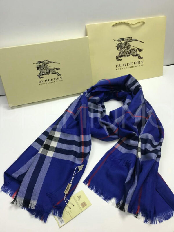 Burberry палантин PR539279