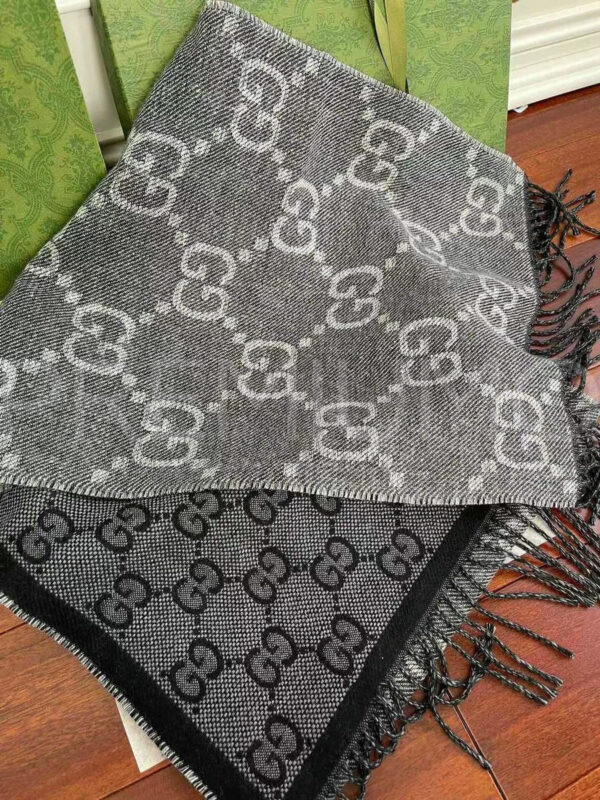 Gucci шарф PR242275 4