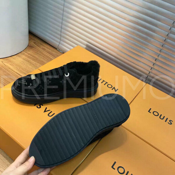 Louis Vuitton Time Out кроссовки PR793569 17