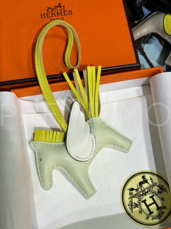Hermes брелок PR849733