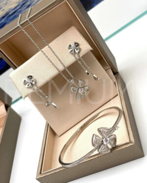 Bvlgari колье PR125039