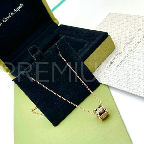 Van Cleef & Arpels подвеска PR481105