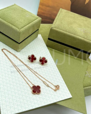 Van Cleef & Arpels подвеска PR433746