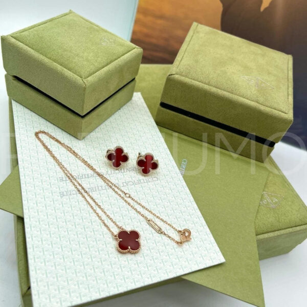 Van Cleef & Arpels подвеска PR433746