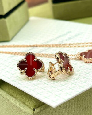 Van Cleef & Arpels серьги PR735840 Van Cleef & Arpels серьги PR735840