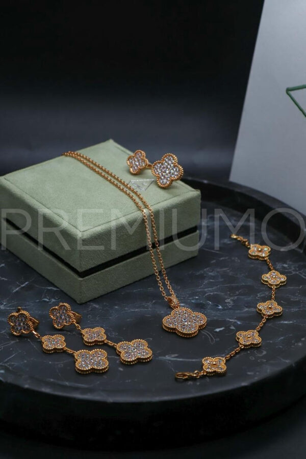Van Cleef & Arpels браслет PR197299 2
