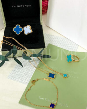 Van Cleef & Arpels кулон PR703014
