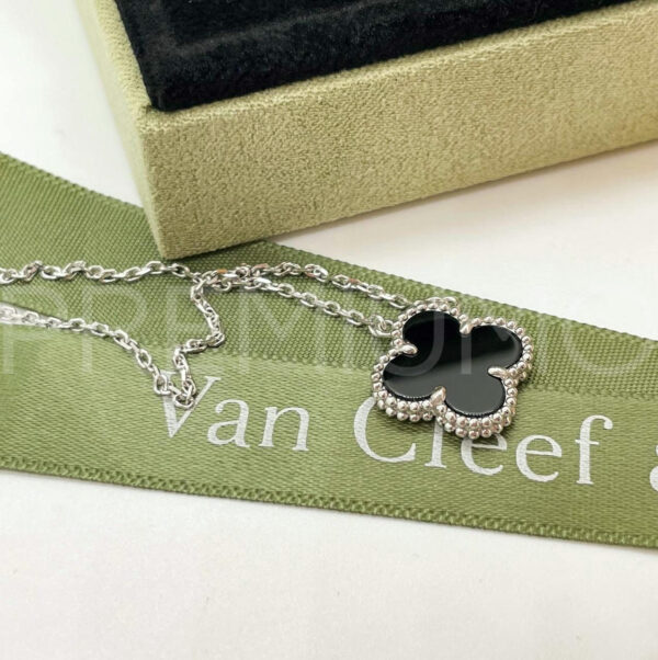 Van Cleef & Arpels подвеска PR927719