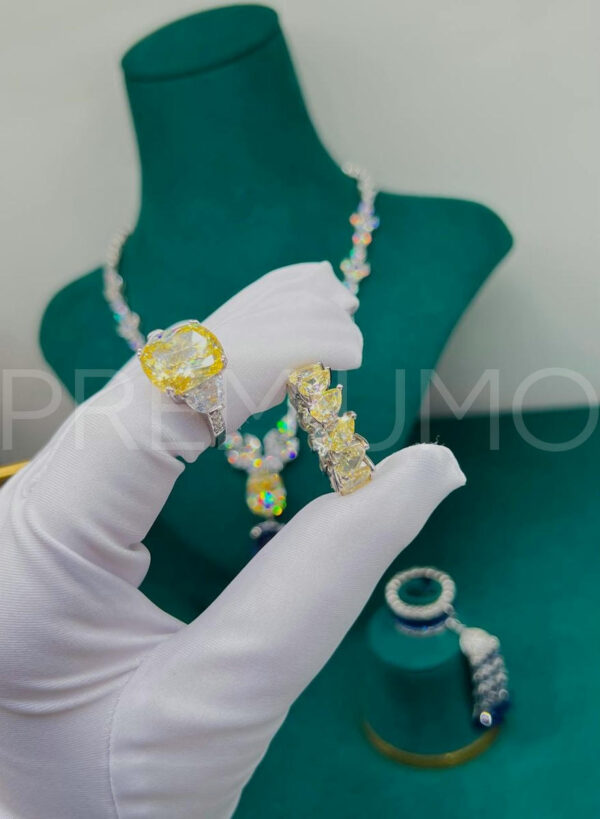Graff кольцо с большим камнем PR283879