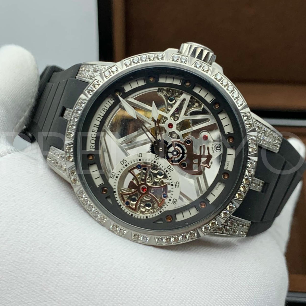 Roger Dubuis часы PR933581 3 Roger Dubuis часы PR933581 3