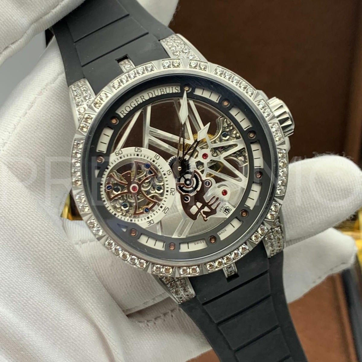 Roger Dubuis часы PR933581 2 Roger Dubuis часы PR933581 2