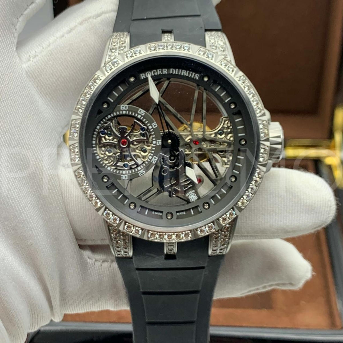 Roger Dubuis часы PR933581 4 Roger Dubuis часы PR933581 4
