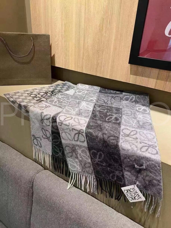 Loewe шарф PR549099 3