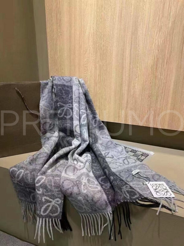 Loewe шарф PR549099 5