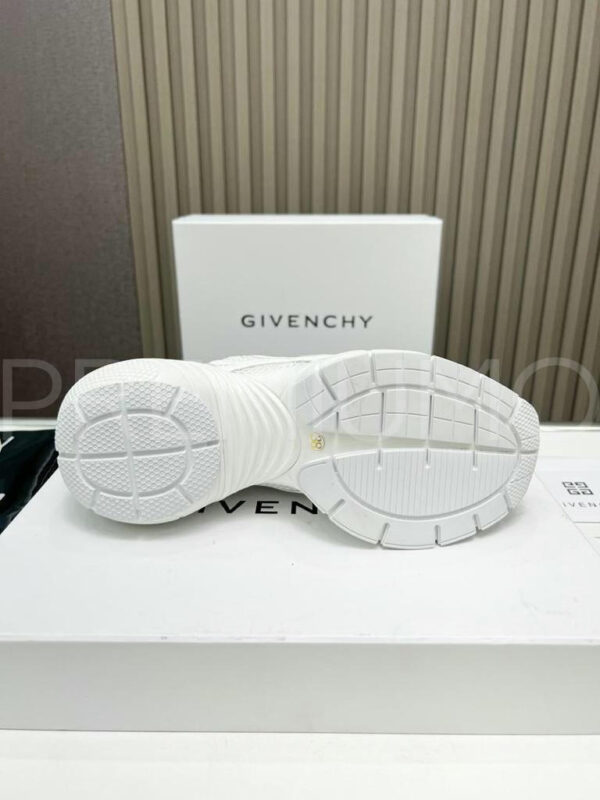 Givenchy кроссовки PR958797 9