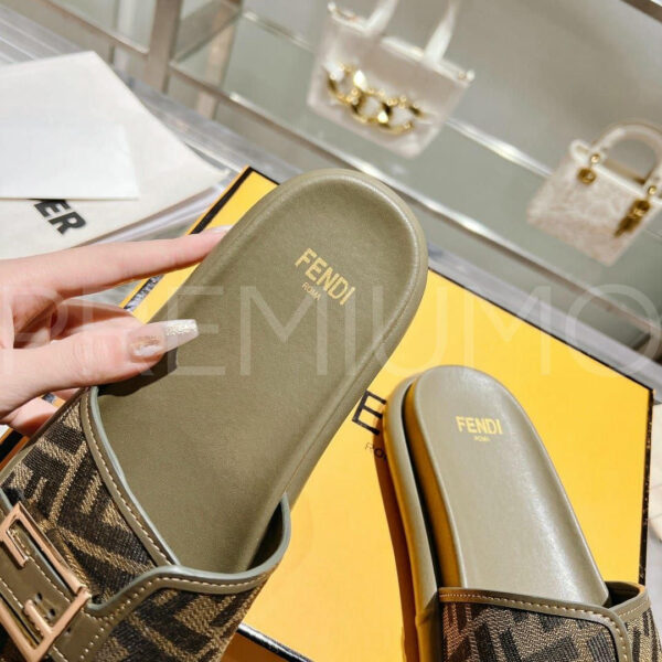 Fendi шлепанцы PR459428 9