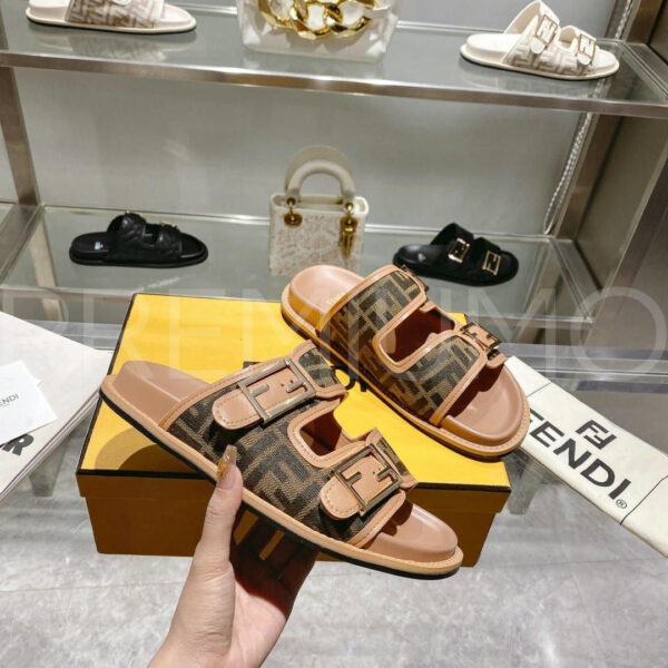 Fendi шлепанцы PR722515 5