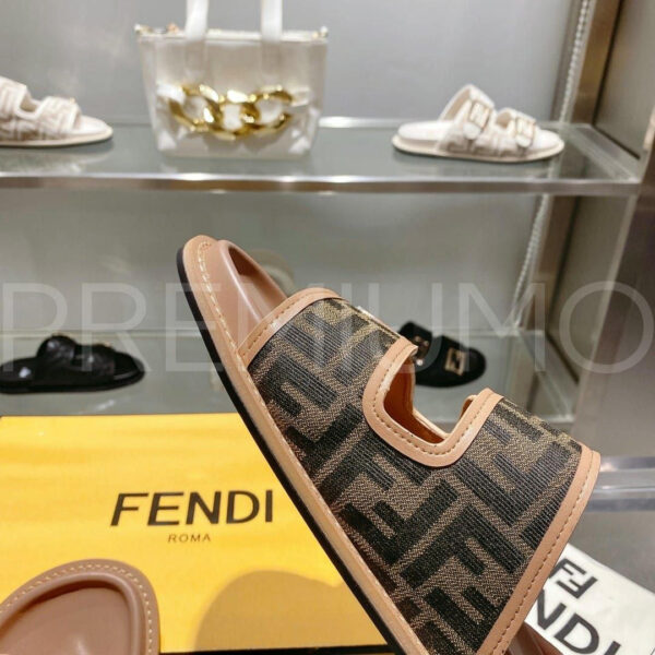Fendi шлепанцы PR722515 8