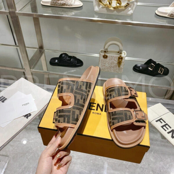 Fendi шлепанцы PR722515 6