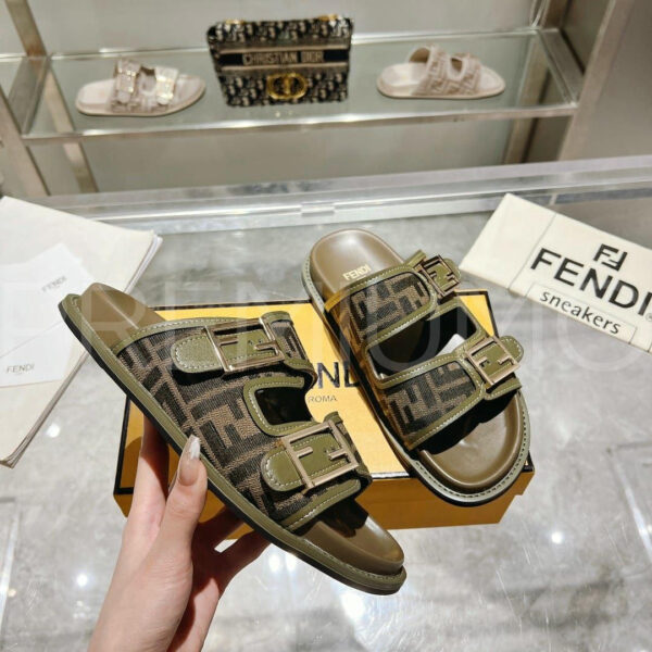 Fendi шлепанцы PR484053 5