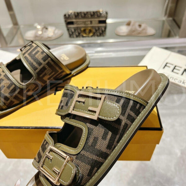 Fendi шлепанцы PR484053 9