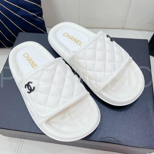 Chanel шлепанцы PR581878 2