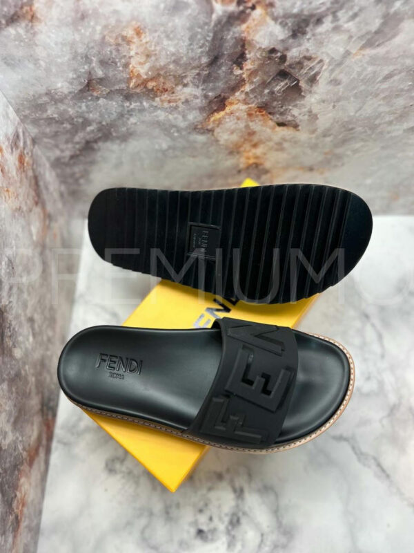 Fendi шлепанцы PR470383 4