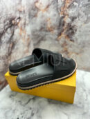 Fendi шлепанцы PR470383 7