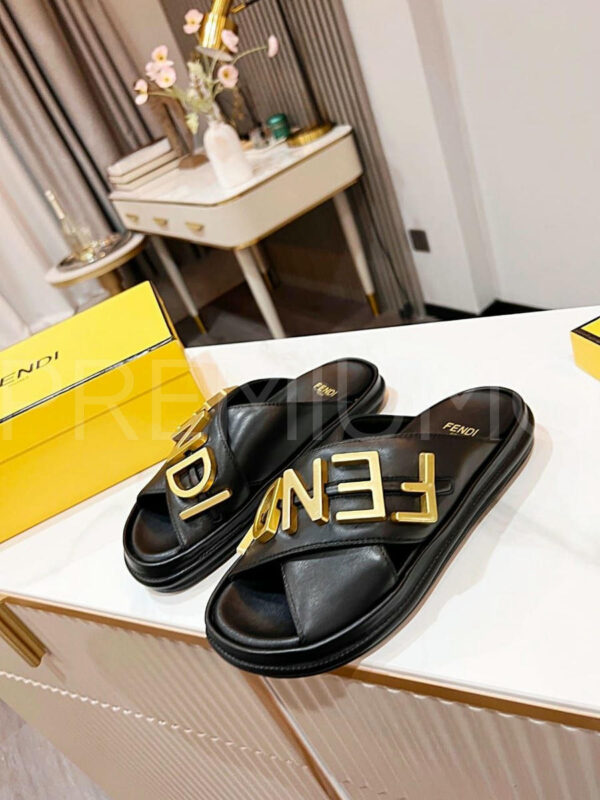 Fendi шлепанцы PR262594