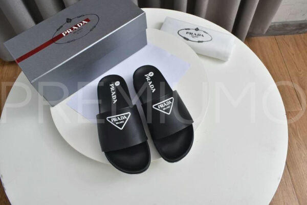 Prada шлепанцы PR213386