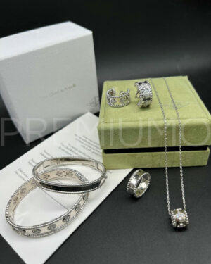 Van Cleef & Arpels кулон PR395050