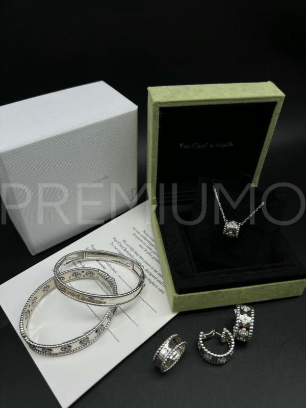 Van Cleef & Arpels кулон PR395050 2