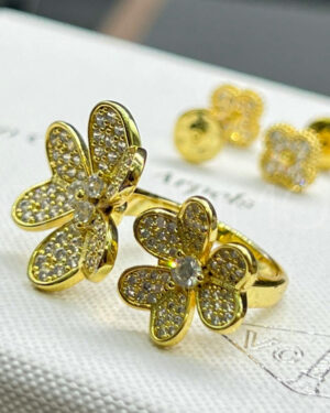 Van Cleef & Arpels кольцо PR270062