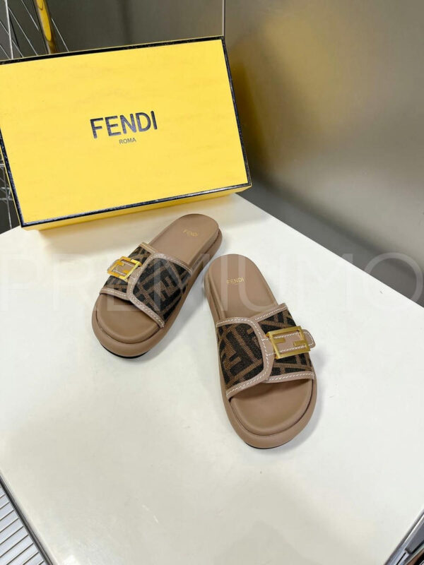 Fendi шлепанцы PR501732 3