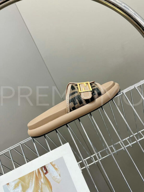 Fendi шлепанцы PR302538 6