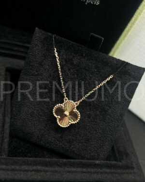 Van Cleef & Arpels подвеска PR824235