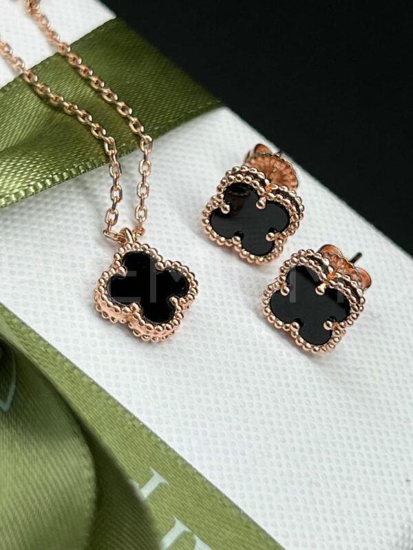 Van Cleef & Arpels подвеска PR598142
