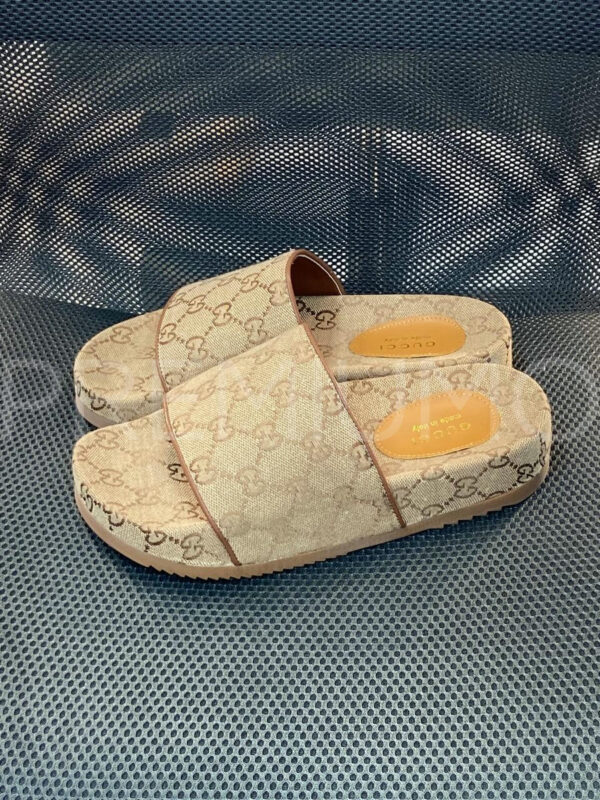 Gucci шлепанцы PR812761 2