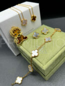 Van Cleef & Arpels браслет PR515018 19