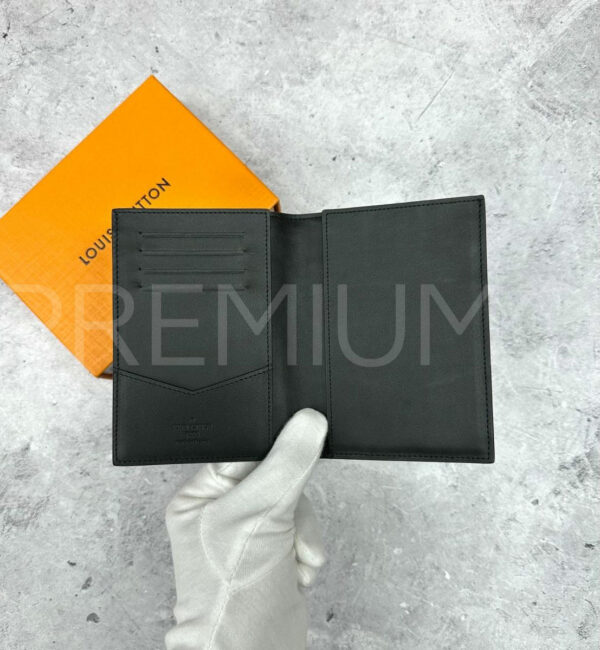 Louis Vuitton обложка на паспорт PR207123 12