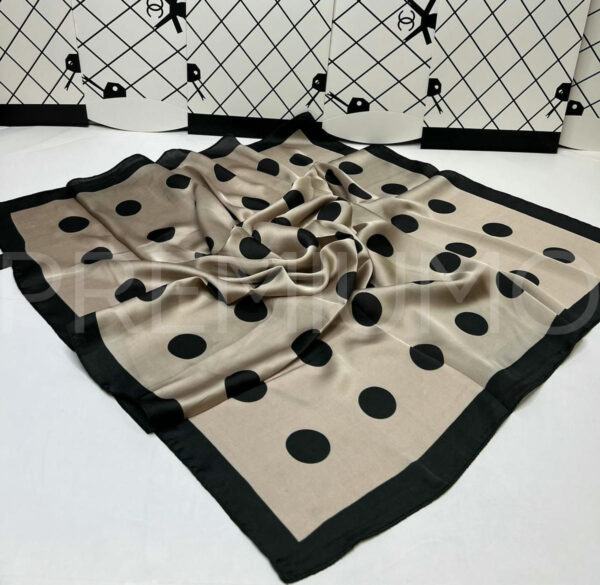 Chanel платок PR107617
