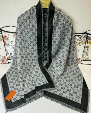 Gucci палантин PR368579